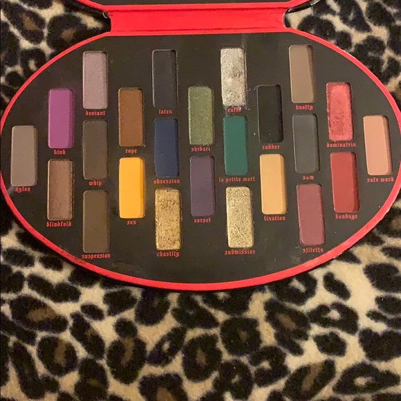 Kat Von D Fetish Palette - Picture 4 of 7